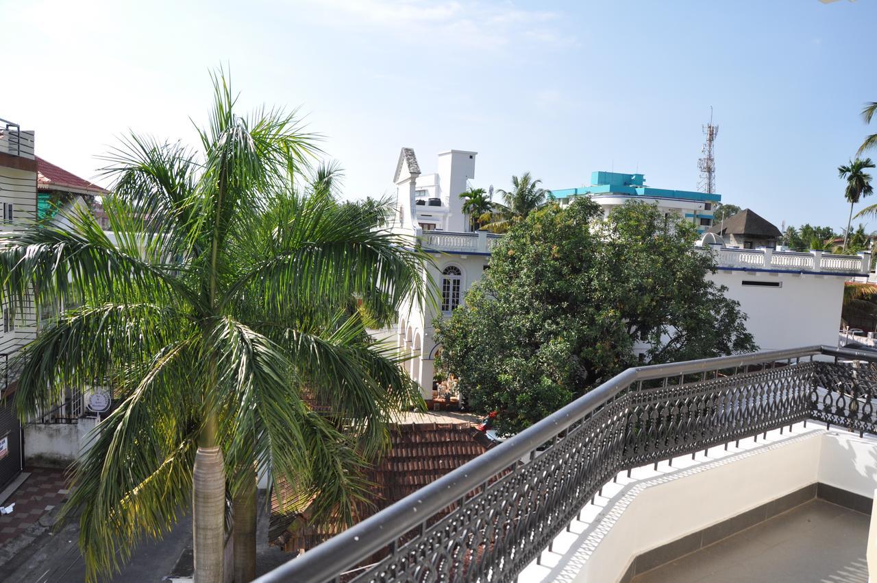 Daffodils Spice Court Kochi Exterior foto